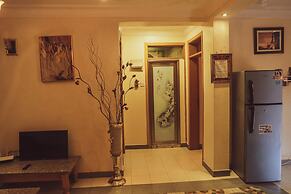 Evelyn Apartments