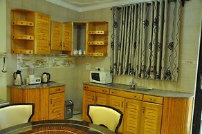 Evelyn Apartments