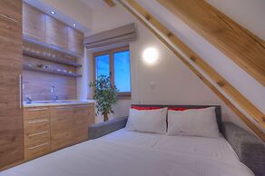 Villa Natural Wood