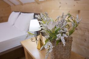 Villa Natural Wood