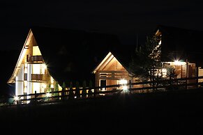 Villa Natural Wood