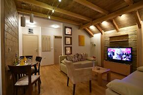 Villa Natural Wood