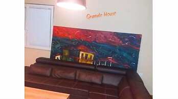Grande House