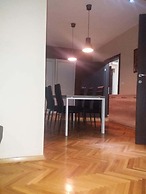 Grande House
