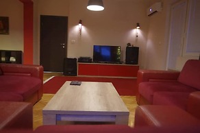 Grande House