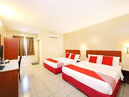 Super OYO 447 Comfort Hotel Meru