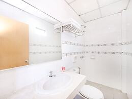 Super OYO 447 Comfort Hotel Meru