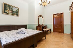 Apartment Nice Novoslobodskaya