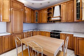 Apartment Nice Novoslobodskaya