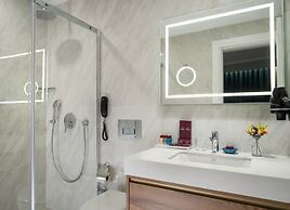 Royan Suites