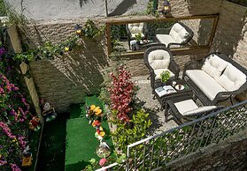 Royan Suites