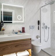 Royan Suites