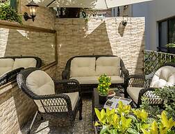 Royan Suites