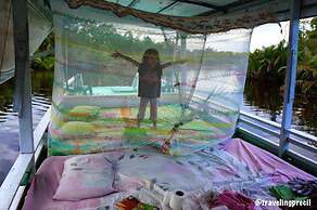 Houseboat Bee Kelotok