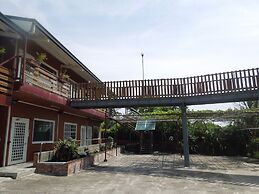 Dulan Red House