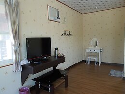 Dulan Red House