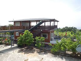 Dulan Red House