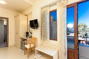 Polyxenia Suites