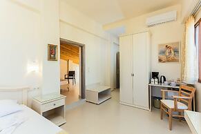 Polyxenia Suites