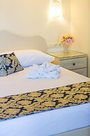 Polyxenia Suites