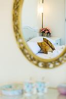 Polyxenia Suites