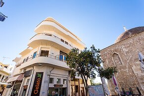 Polyxenia Suites