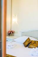 Polyxenia Suites