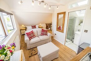 Sea View Holiday Flat - Covehurst Bay