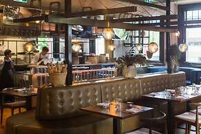 Clarence Hotel