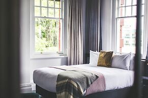 Clarence Hotel