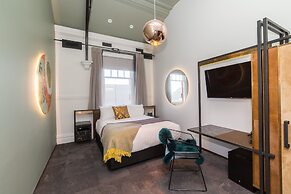 Clarence Hotel