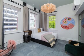 Clarence Hotel