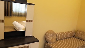 Fifi House