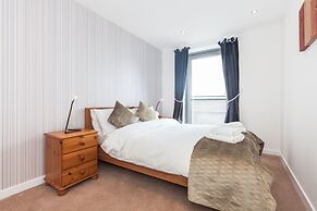 Stylish Garden View Apartment