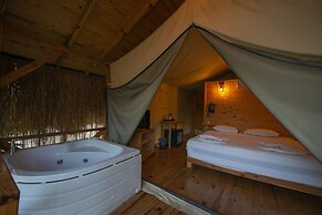 Green Pine Beach & Bungalows