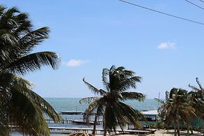 Barefoot Caye Caulker Hotel