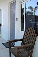Barefoot Caye Caulker Hotel