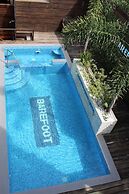 Barefoot Caye Caulker Hotel