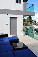 Barefoot Caye Caulker Hotel
