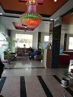 Hotel Dhanraj Palace