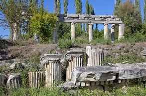 Nephiria's Art House, Under the Acropolis