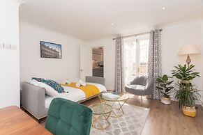 Crescent Mews