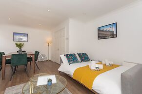 Crescent Mews