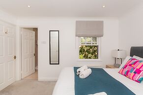 Crescent Mews