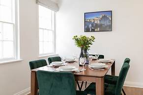 Crescent Mews