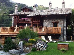 Les Trompeurs Chez Odette