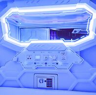 Met A Space Pod @ Arab Street