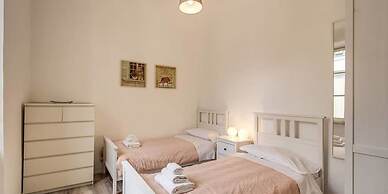 Colosseo 2 Bedroom Walking Distance