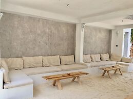 White Dream Lodge & Restaurant