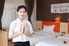 7 Days Premium Hotel